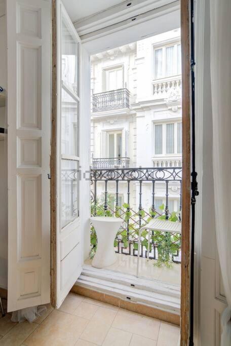 Апартаменты Flat For Groups 8 People In Gran Via-Cgrac4 Мадрид Экстерьер фото
